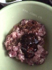 美味的酱肉包子做法图解6)