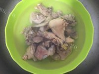 美味的椰子鸡汤做法图解5)