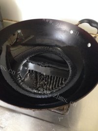 芳香四溢的蒜苔炒肉做法图解5)