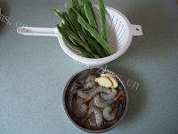 营养的煎海虾配扁豆做法图解2)