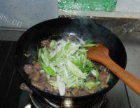 新疆风味葱爆羊肉做法图解6)