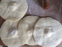 美味的发面圆白菜锅烙做法图解7)