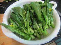 菜心炒肉片做法图解3)