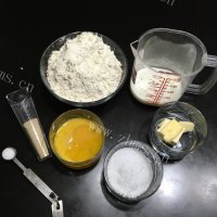 自制香肠面包做法图解1)