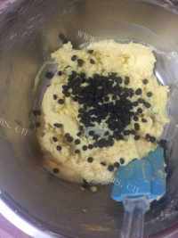 自制巧克力豆饼干做法图解4)