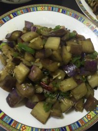 美味的辣子茄子丁做法图解4)
