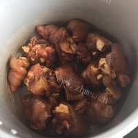 美味的腐乳猪蹄做法图解9)