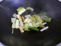 美味的葱烧排骨做法图解10)
