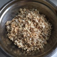 美味的油渣葱花烤包子做法图解7)