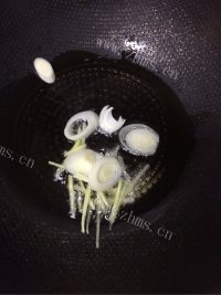 美味的鲜虾冬瓜汤做法图解3)