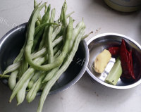 家常菜干煸豆角做法图解1)