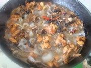 小鸡炖蘑菇粉儿做法图解6)