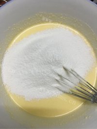 美味营养的轻乳酪蛋糕做法图解6)