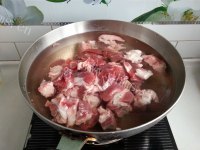 美味佳肴般的牛肉炖萝卜做法图解1)