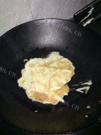 好吃的洋葱炒蛋做法图解4)