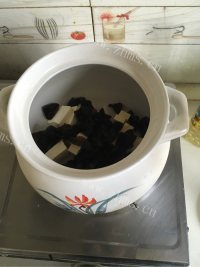 美味的砂锅鲫鱼炖豆腐做法图解8)