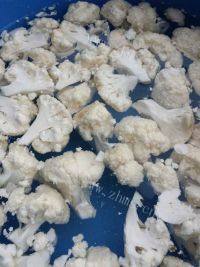 香鲜至极的花菜烧肉做法图解1)