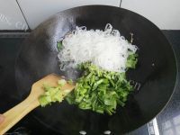满口清香的鸡蛋炒河粉做法图解10)