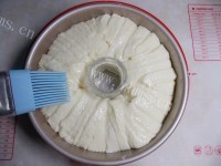 香甜的日式炼乳面包做法图解7)