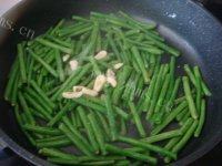 色味俱佳的肉丝炒豆角做法图解8)