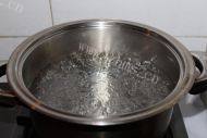 自己做的猪肉酸菜馅饺子做法图解11)