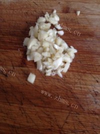 家常菜蒜香茼蒿做法图解3)