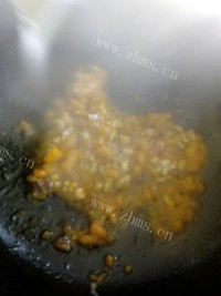 美味的肉末茄汁意面做法图解6)