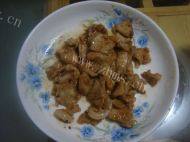 美味的香菇炒肉片做法图解3)