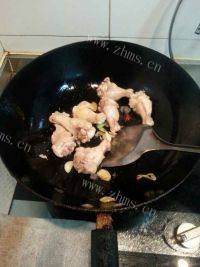 怀念的土豆炖鸡腿做法图解6)
