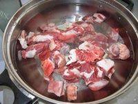 鲜香牛肉米线做法图解2)