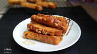 美味的蒜香面包条