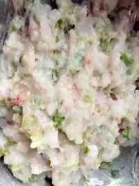 美味的虾泥酿黄瓜做法图解2)