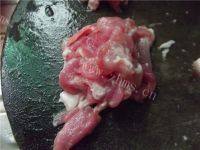 家常菜菜心炒肉片做法图解2)