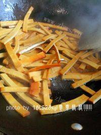 家常菜青椒豆腐干做法图解3)