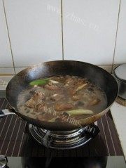 百叶结烧排骨做法图解3)