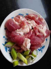 家常菜土豆丝炒肉做法图解2)