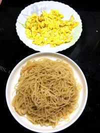 鸡蛋炒粉条做法图解9)