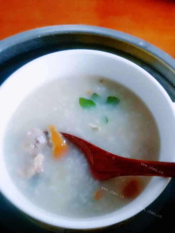 香飘十里的皮蛋瘦肉粥
