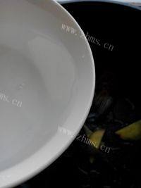 美味的鱼头豆腐汤做法图解6)