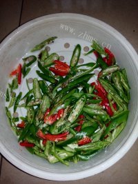 家常菜长豆角炒肉做法图解2)