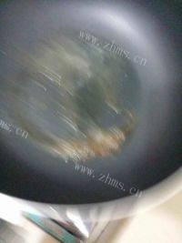 美味的黑椒汁牛扒做法图解5)