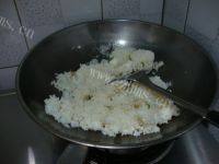 味道不错的黄金炒饭做法图解5)