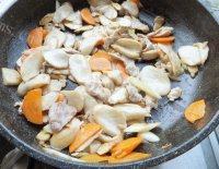十分诱人的杏鲍菇炒肉片做法图解8)