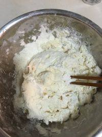 自己做的酸菜猪肉馅饺子做法图解4)