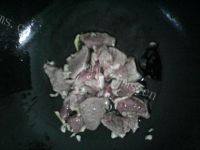 家常菜芹菜肉片做法图解4)