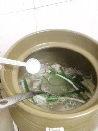 美味的香菇鸡汤做法图解6)