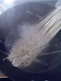 自己做的蔬菜热汤面做法图解3)