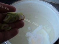 最爱的水煮荷包蛋做法图解5)