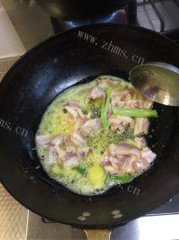 家常菜苦瓜炒肉片做法图解4)