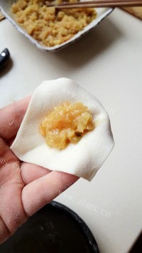 可口的小巧馄饨做法图解2)